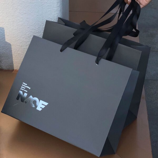 主图_001 Custom luxury paper bags with spot UV